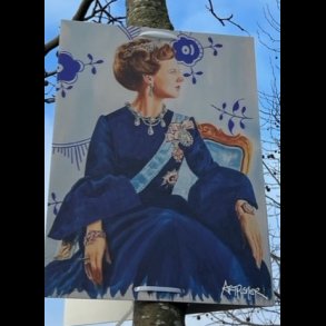 Dronning Margrethe II og julemærkearkene