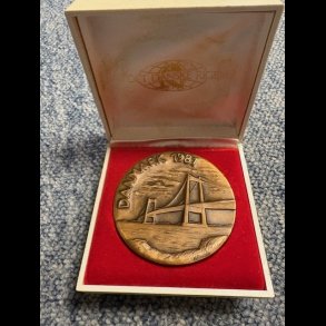 1981, Det Danske Rige, O. Singla, original hvid ske medflger,