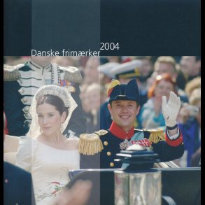 2004, �rsmappe, postpris 245 kr,
