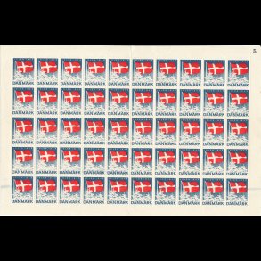 1945, Dannebrog, helark, foldet, revne takker,