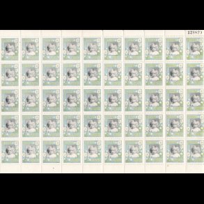 1910, Barnehoved, helark, foldet, h�jre og venstre margin mangler,