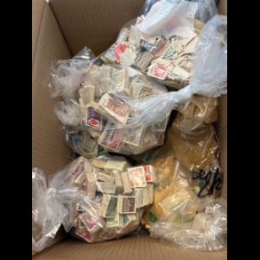 Stor kasse med Danmark og Tyskland, bundt vare og kilovare, 5150,