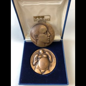 1975, International Women's Year, jubilumsmedalje, 3-delt medalje, bronze, Sporrong,
